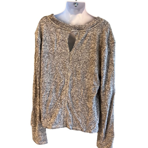 NEW NWT Girls Stretchy Long Sleeve Gray Shirt ALL IN MOTION - Picture 2 of 4